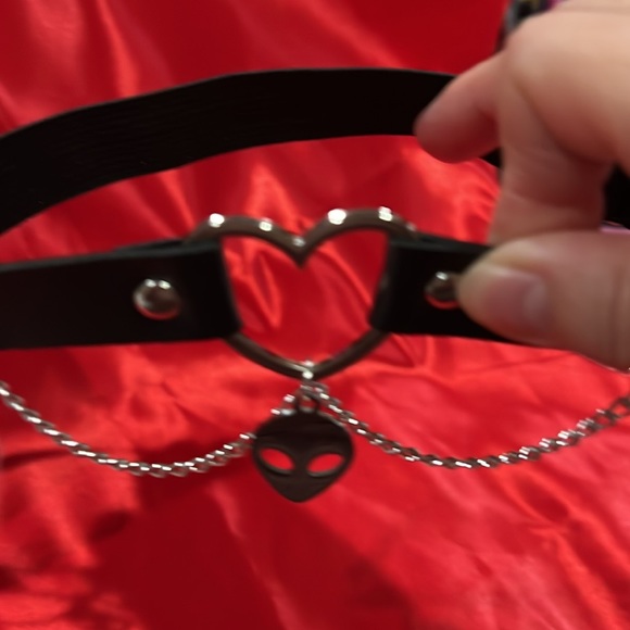 I ❤️ Alien Garter - Picture 3 of 10
